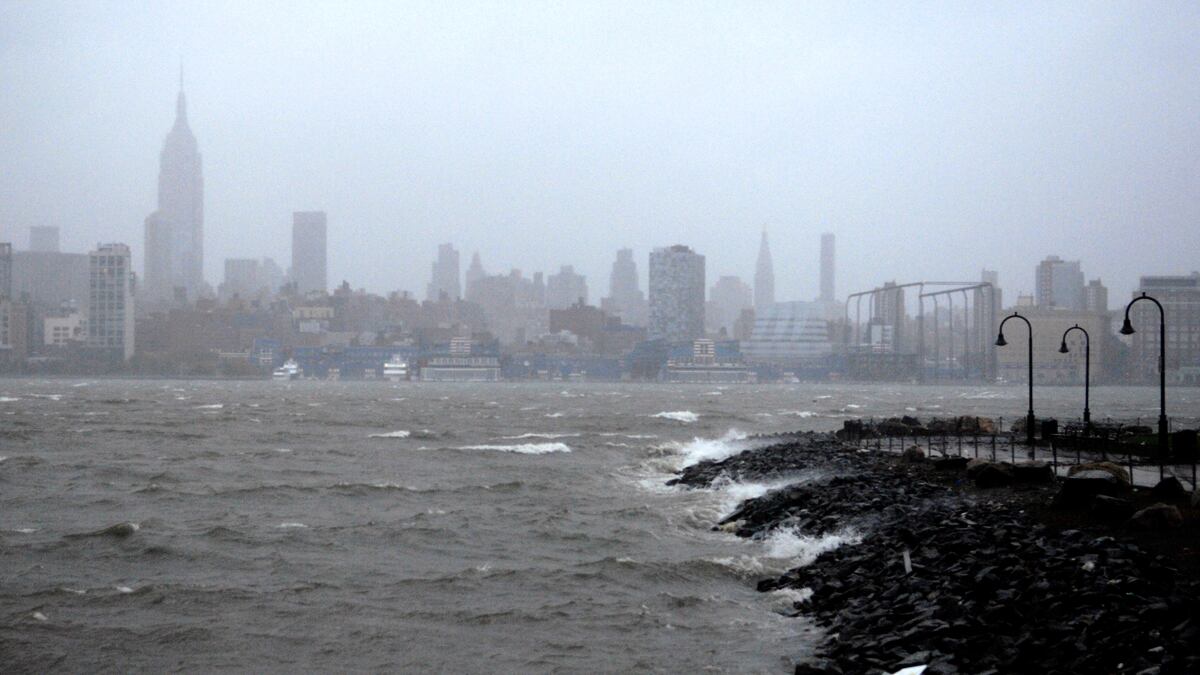 articles/2012/10/29/how-new-york-city-waited-for-the-worst-of-hurricane-sandy/daly-new-york-sandy-prep_lpjqib