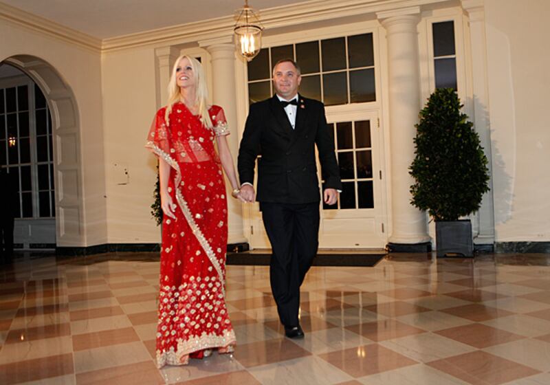 galleries/2009/12/24/the-year-in-red-carpet/year-in-red-carpet---the-salahis_rzguqe