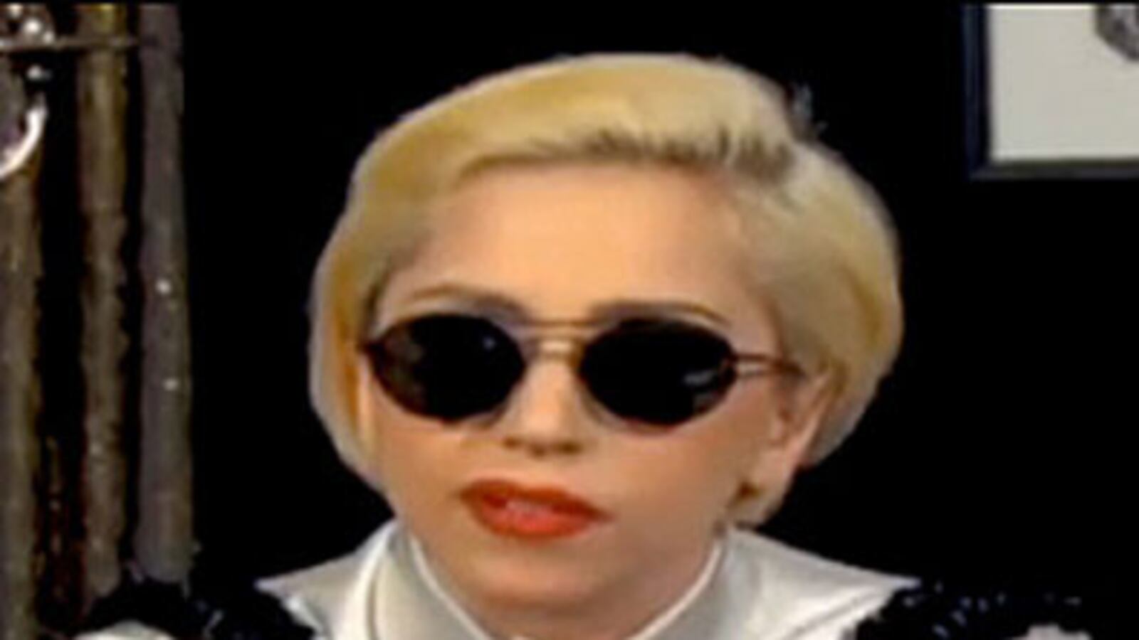 cheats/2010/07/04/lady-gagas-facebook-fans-exceed-10-million/lady-gaga-3_zd9wej