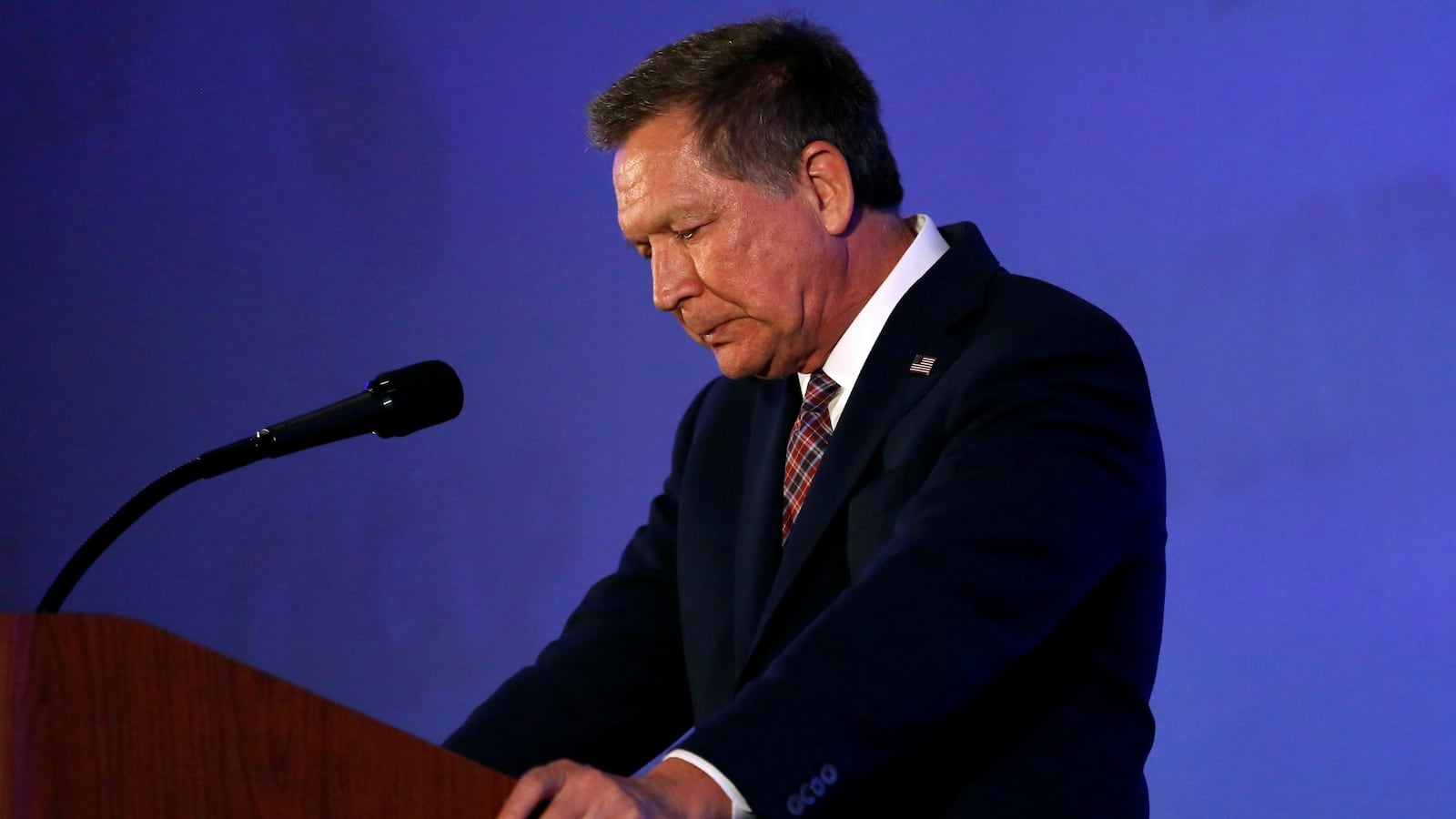 cheats/2016/05/04/john-kasich-suspending-campaign/160504-john-kasich-cheat_ugp6xc
