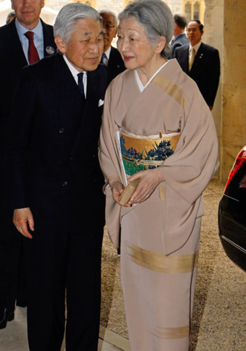 galleries/2012/05/18/extraordinary-spectacle-as-world-royalty-arrive-at-windsor-castle-lunch/royal-party10_gllozt