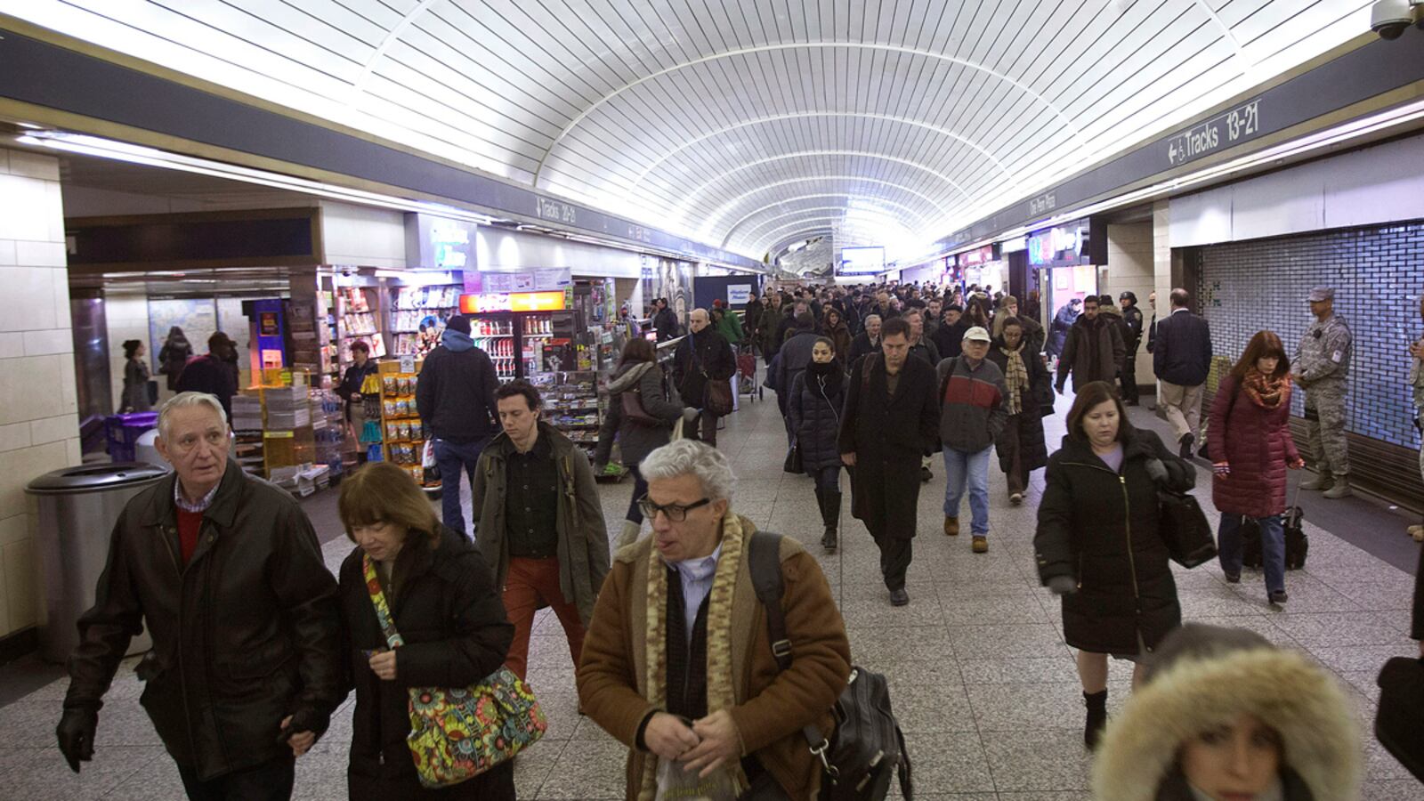 cheats/2015/11/09/1-dead-in-penn-station-shooting/151109-penn-stn-cheat_qwcszm