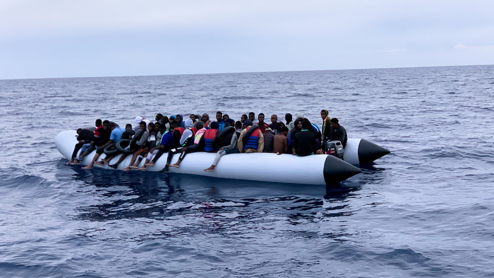 2021-10-18T094344Z_1307993357_RC29CQ9SD0N8_RTRMADP_3_LIBYA-MIGRANTS_thvndo