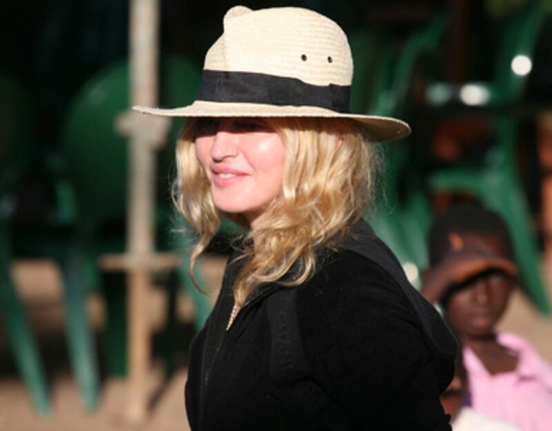 articles/2011/04/12/madonna-raising-malawi-not-a-focus-of-federal-investigation/barrett-madonna-update_172976_szp3ch