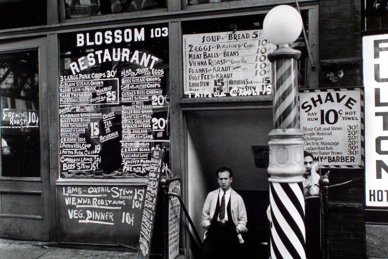 galleries/2016/01/09/these-iconic-new-york-city-photos-are-now-all-yours/160108-nypl-blossom1_wnszzv