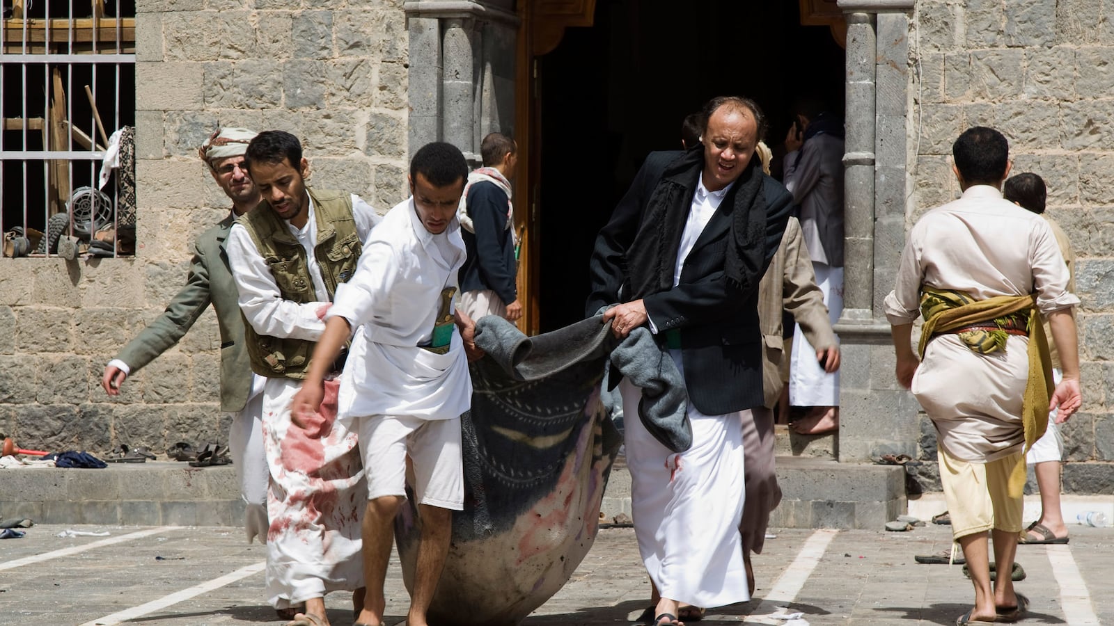 articles/2015/03/20/with-attacks-in-yemen-and-tunisia-isis-launches-a-global-war-of-terror/150315-dettmer-yemen-tease_lvtgi2