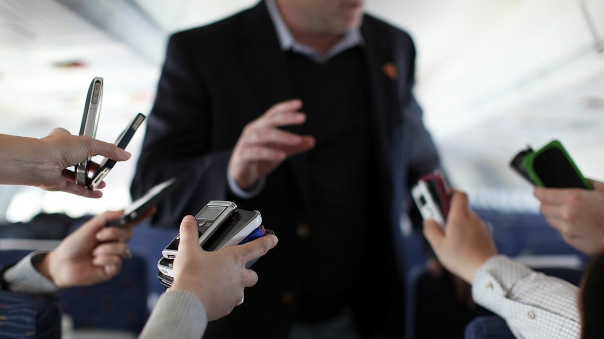 cheats/2012/05/16/romney-campaign-shuts-out-press/romney-reporters-cheat_rjl4bc