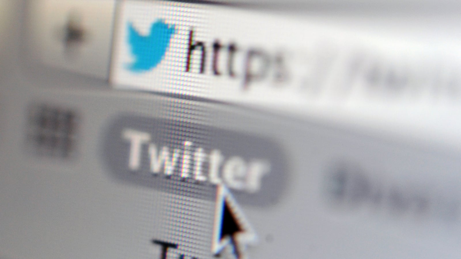 cheats/2013/01/23/rio-cop-fired-over-offensive-tweet/130123-rio-cop-twitter-cheat_d5u5lz