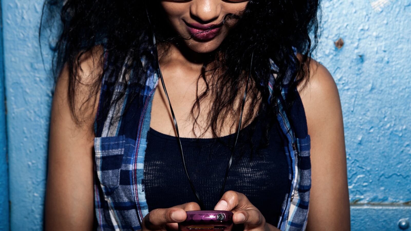 articles/2013/10/06/twine-a-dating-site-with-no-faces/131005-strochlic-anti-tinder-tease_crupjp