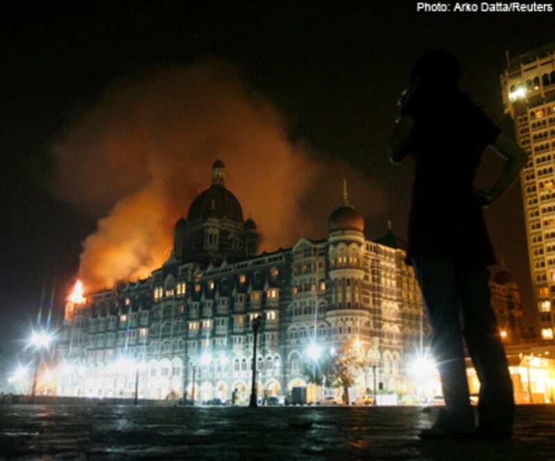 articles/2008/11/26/terror-in-mumbai/mumbai-terrorism-02_xiybj8