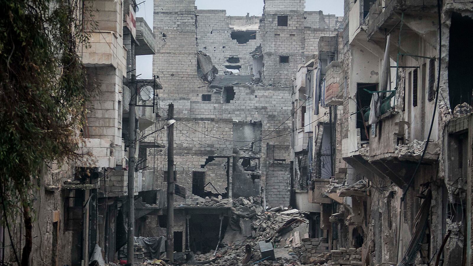 articles/2013/04/26/will-we-go-to-war-in-syria/130425-syria-weapons-tease_y6zsaq