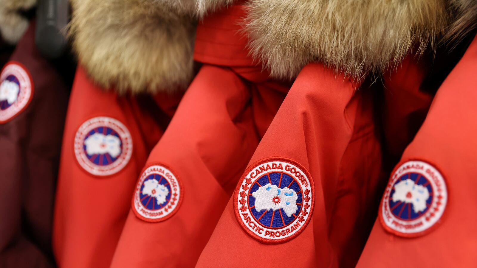 2022-02-08T011003Z_1066563749_RC24FS9F6CZP_RTRMADP_3_CANADA-GOOSE-RESULTS_noth95