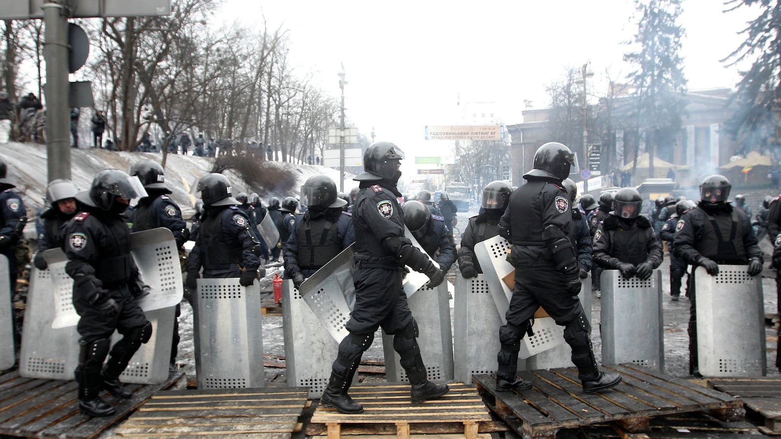 cheats/2014/01/28/ukrainian-gov-t-resigns/140128-ukraine-cheat_etblsb