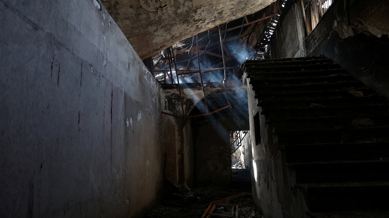 2022-10-20T001646Z_280112245_RC2Z2X92896J_RTRMADP_3_IRAN-WOMEN-PRISON_fqdbhl