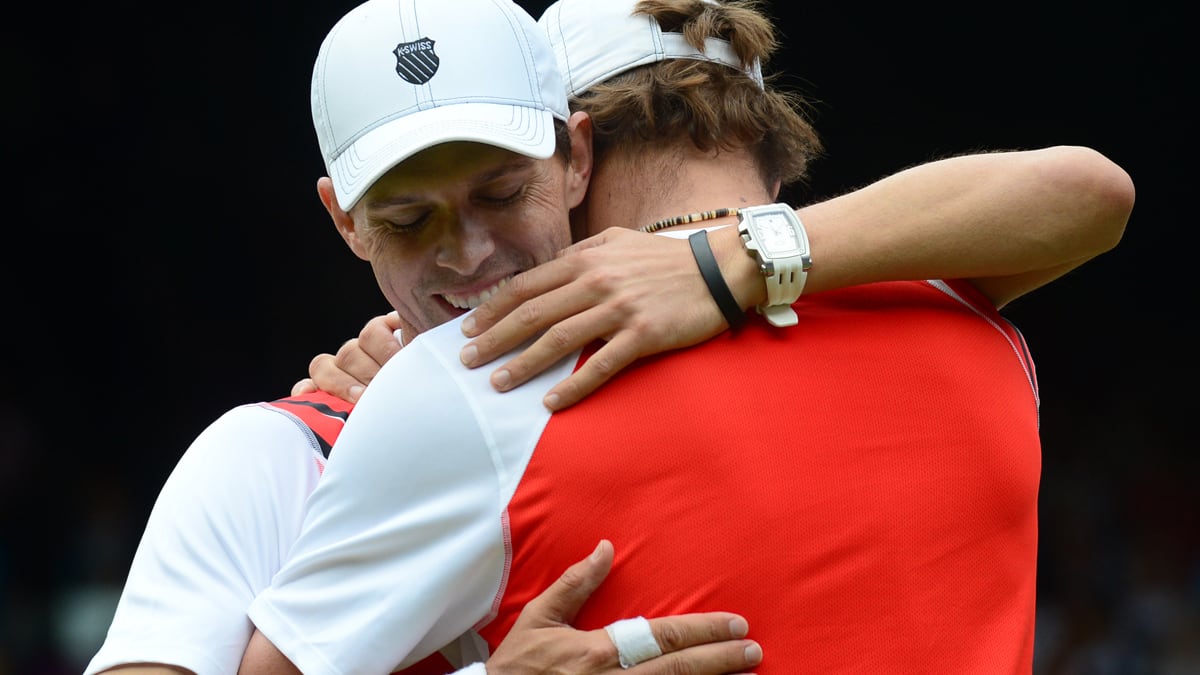 cheats/2012/08/04/bryan-bros-take-doubles-gold/bryan-doubles-tennis-london-cheat_mhkbby