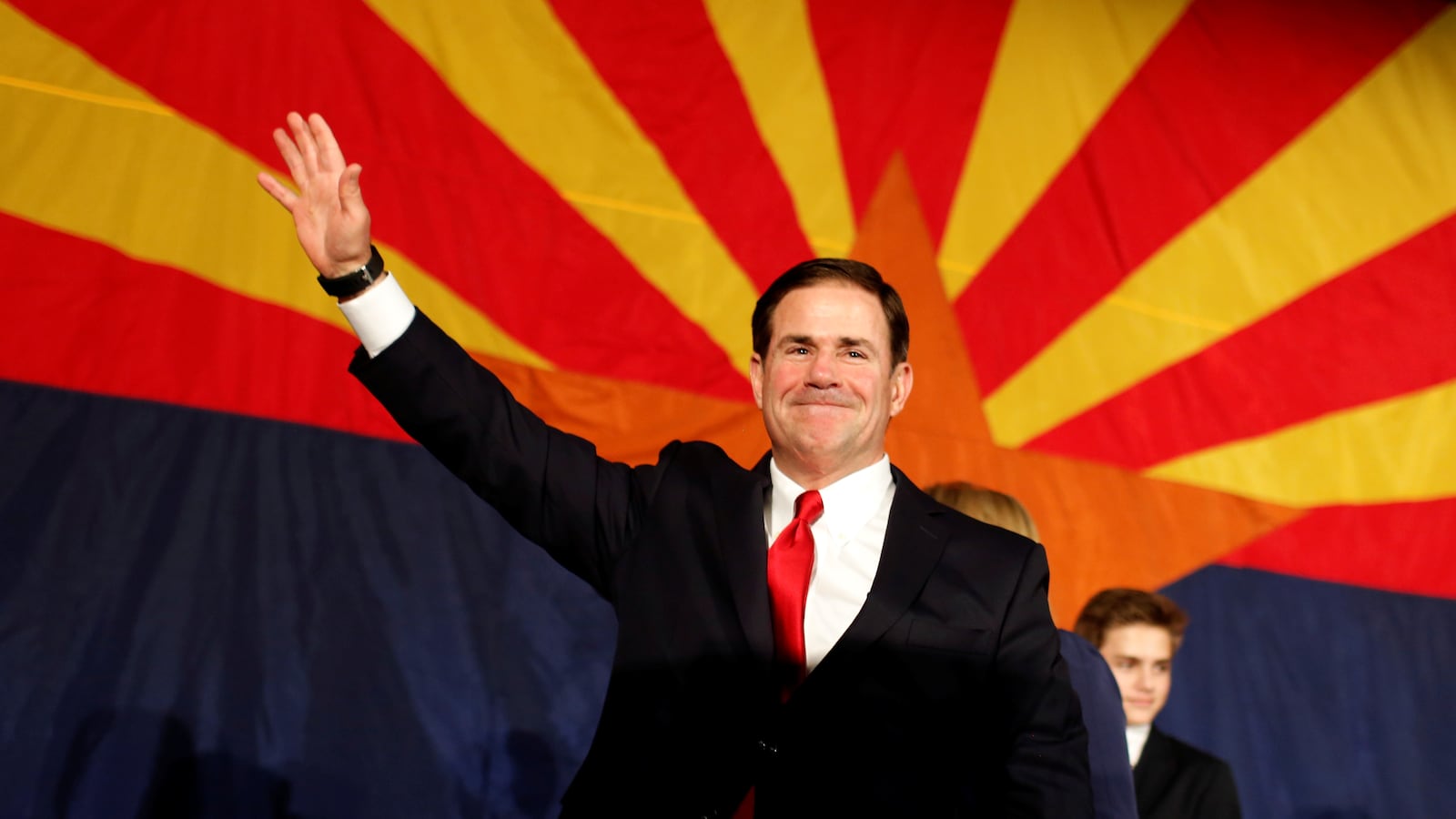 2018-11-07T053819Z_789077664_RC19985C1420_RTRMADP_3_USA-ELECTION-ARIZONA_gofbhk