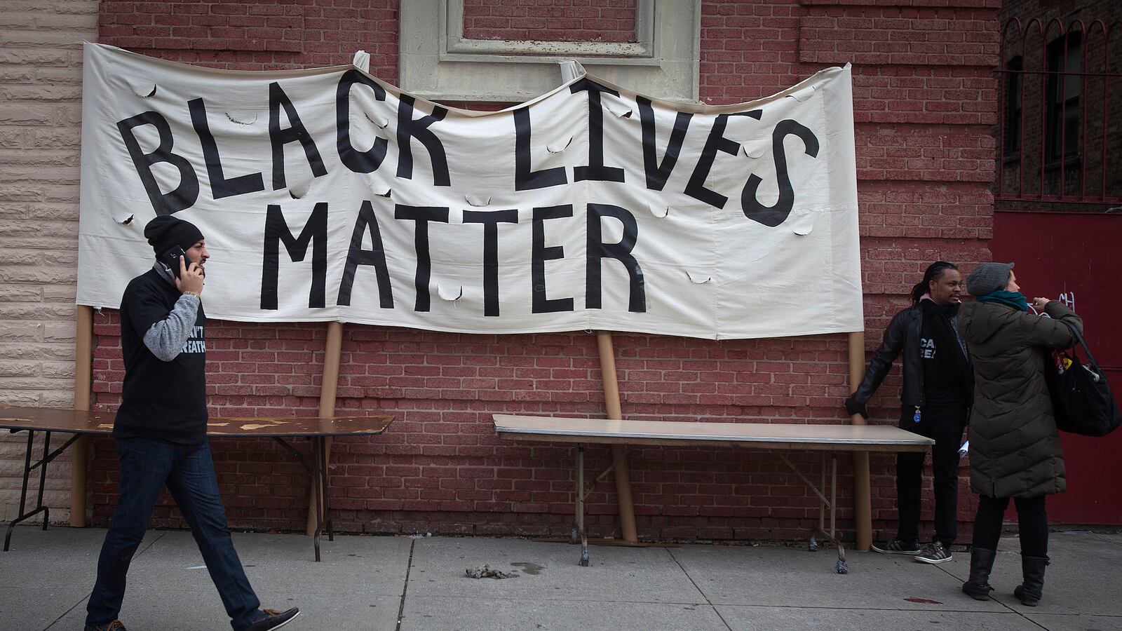 cheats/2015/09/10/girl-in-blacklivesmatter-shirt-sent-home/150910-blacklives-cheat_plpodt