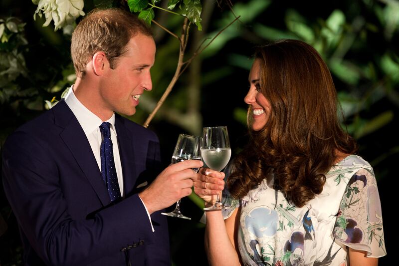 galleries/2012/09/22/the-best-of-prince-william-kate-s-jubilee-south-pacific-visit-photos/will-kate-tour-23_mncpkz