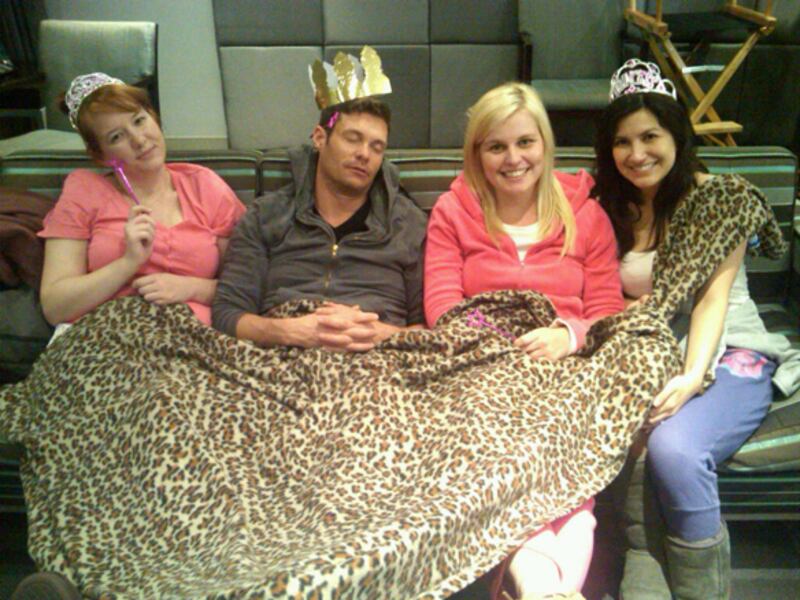 galleries/2011/05/04/celebrity-twit-pics-5-8/twitpi58---seacrest_nfyhjt