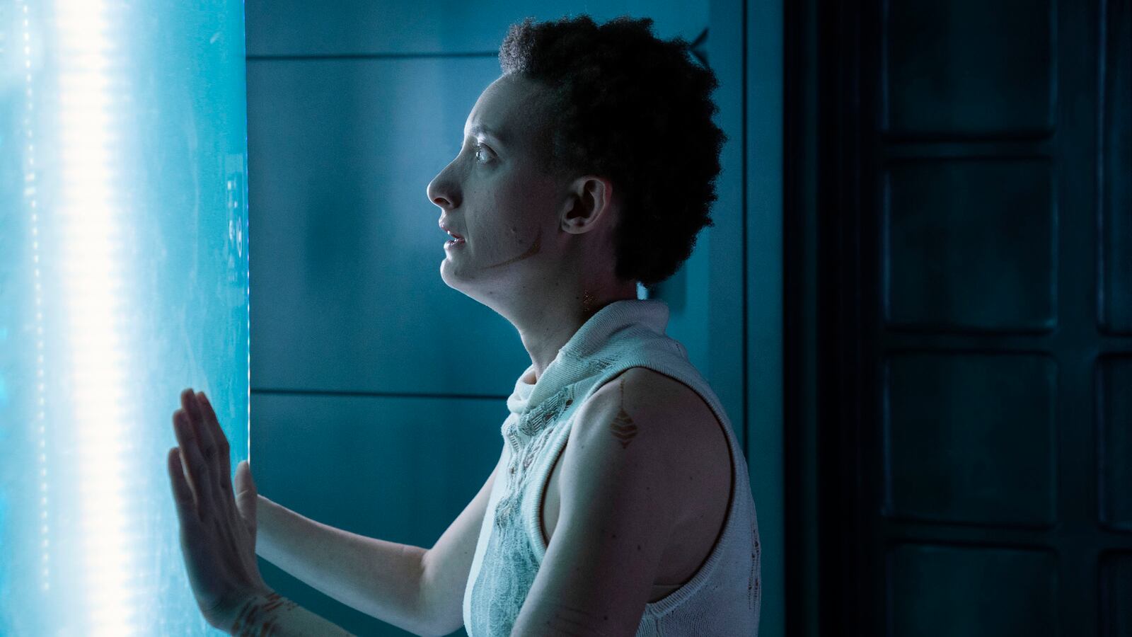 181129-schager-syfy-show-tease_b0v7ls