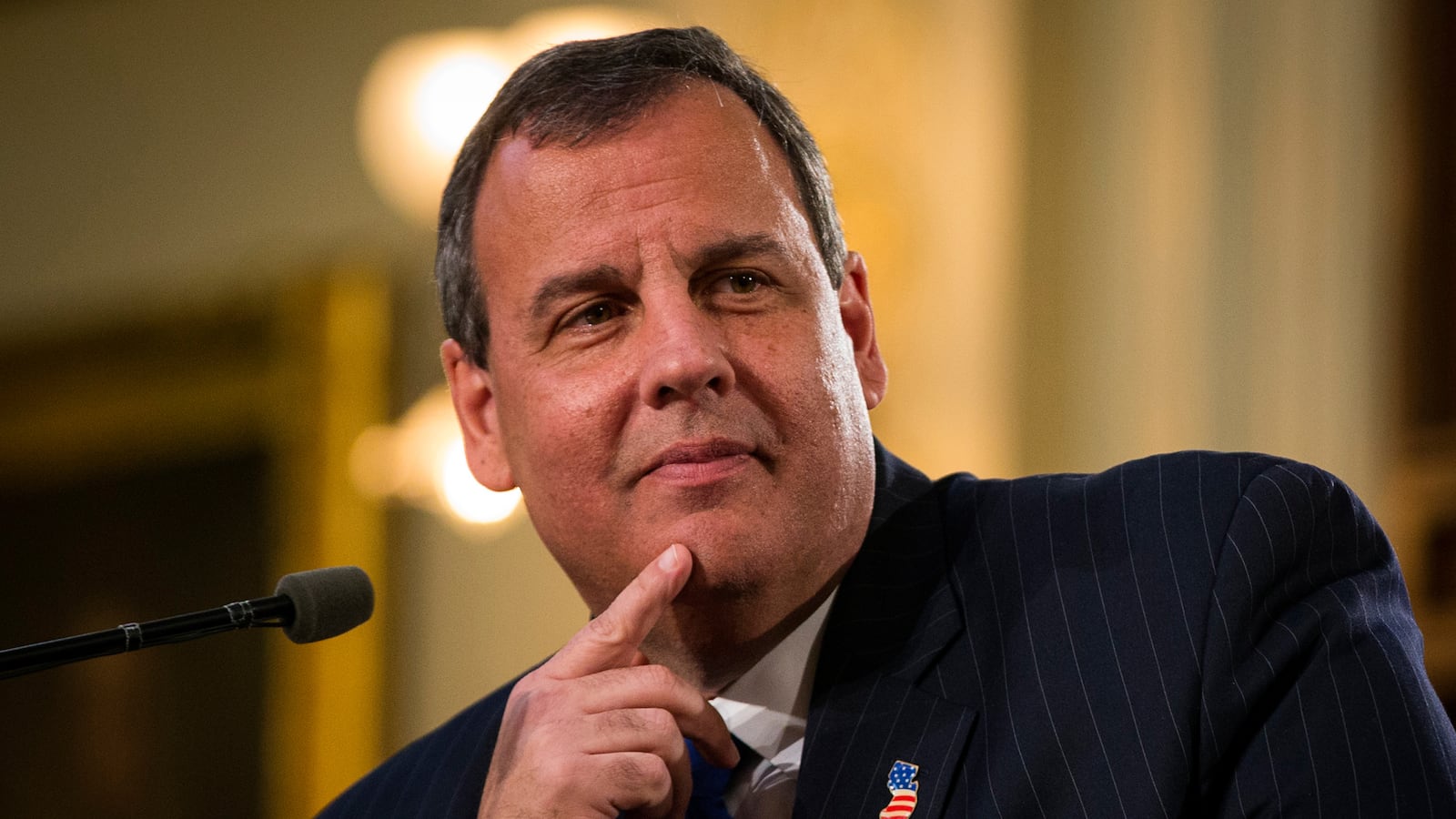 articles/2015/05/21/dear-chris-christie-sorry-i-did-my-job/150521-nuzzi-christie-tease_zek4xo