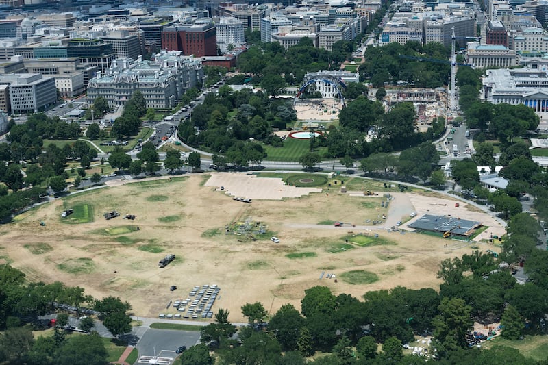 An aerial view shows crews deconstructing the UFC fighting venue on the South Lawn of the White House in Washington, D.C., U.S., June 19, 2026 REUTERS/Aaron Schwartz