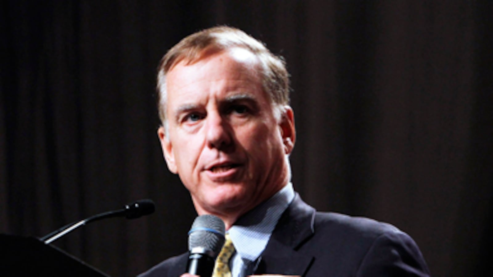 articles/2011/04/18/howard-dean-to-president-obama-get-our-troops-out-of-afghanistan/coppins-dean_174109_iihim7