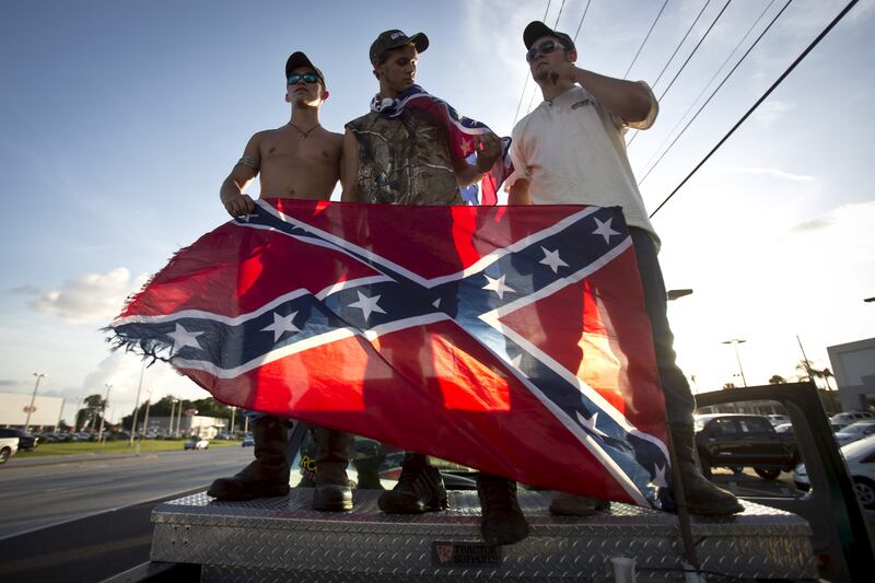 galleries/2015/06/27/confederate-flag-rally-ride-for-pride-photos/150627-confederate-pride-01_y3tfdd
