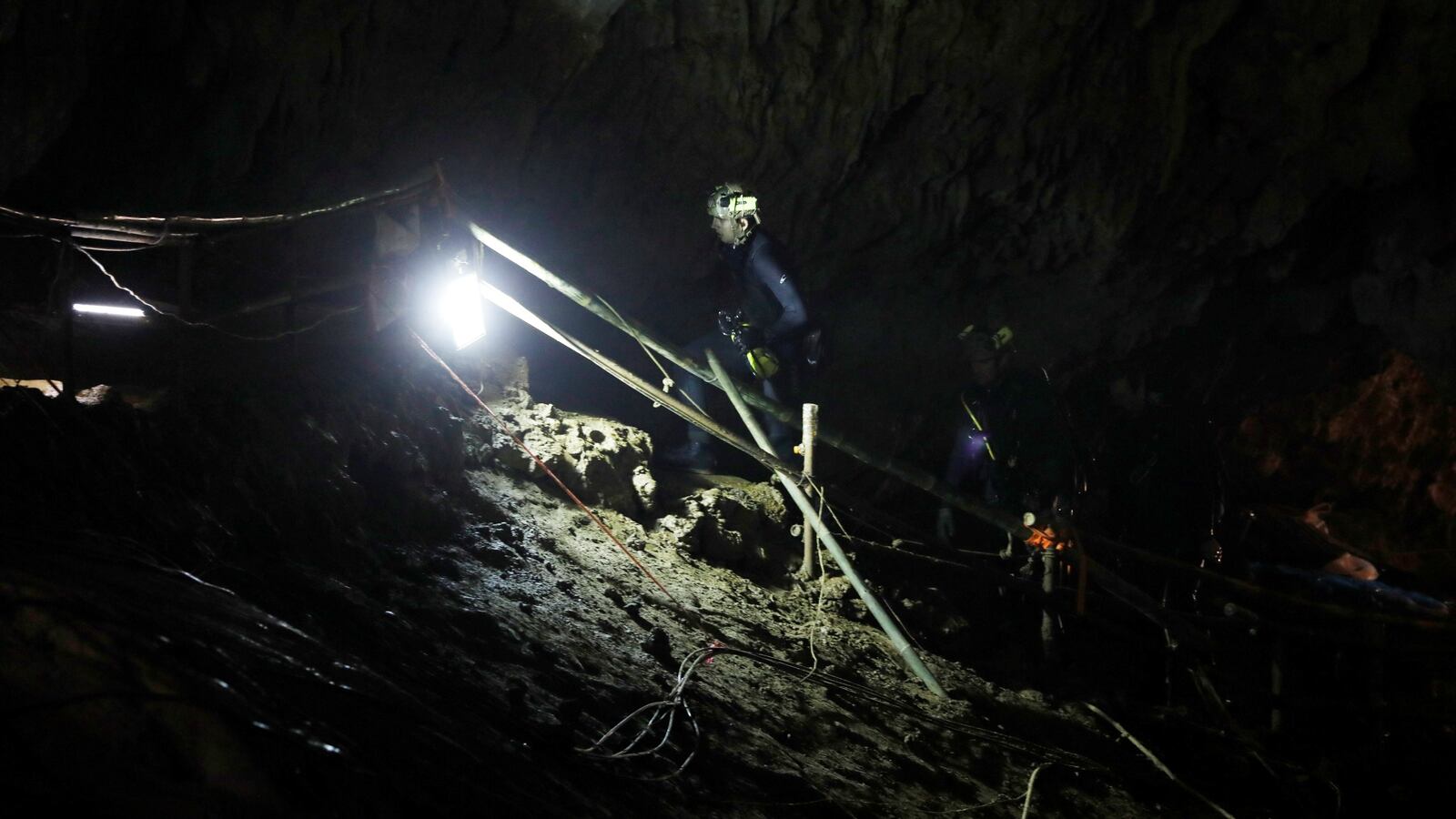 180707-thai-boys-cave-letters-cheat_otnfha