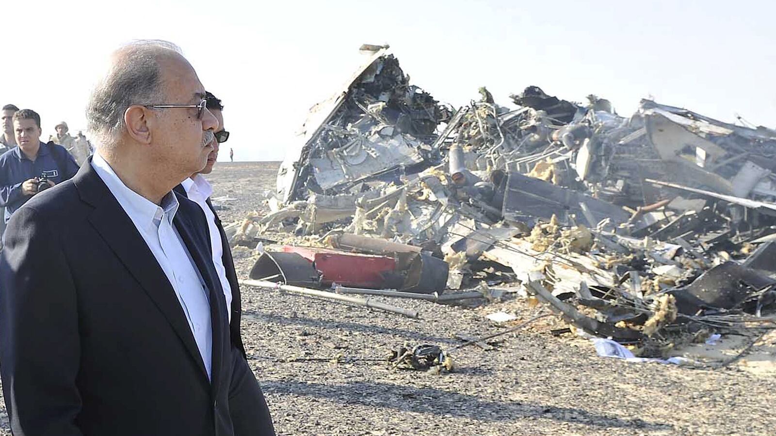 cheats/2015/11/07/egypt-holds-crash-press-conference/151107-egypt-debris-missing-cheat_w7syg5