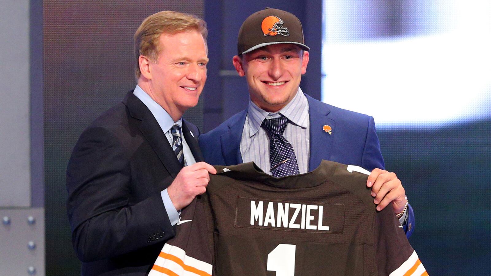 articles/2016/03/12/is-this-the-end-of-the-road-for-johnny-football/160312-barra-jonny-manziel-tease_nuasxa
