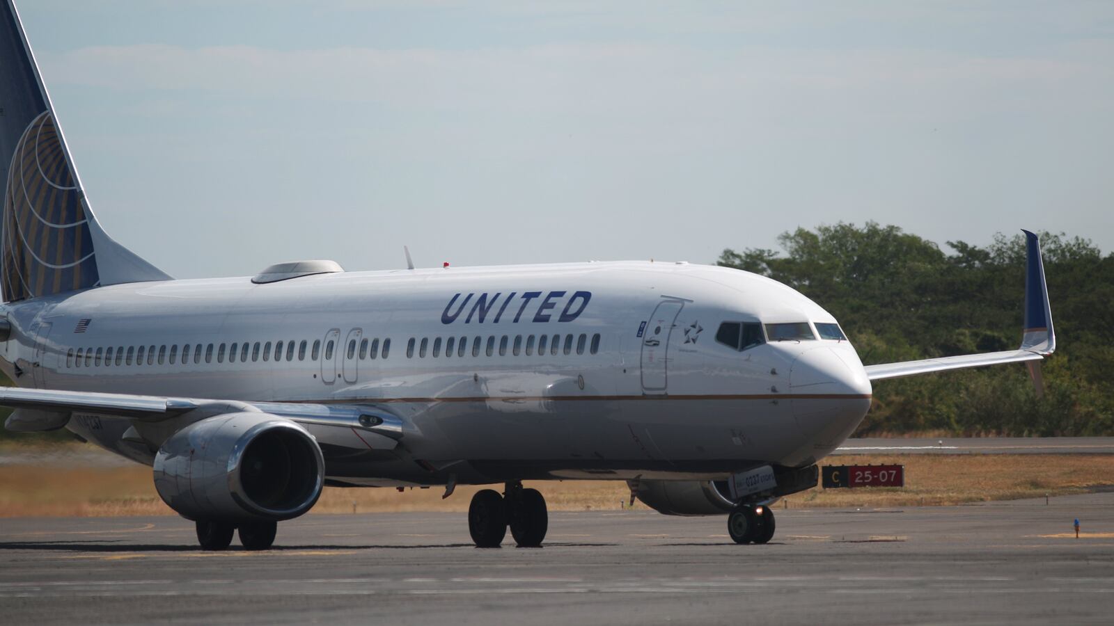 180317-united-dog-mishap-again-cheat_tc53m1
