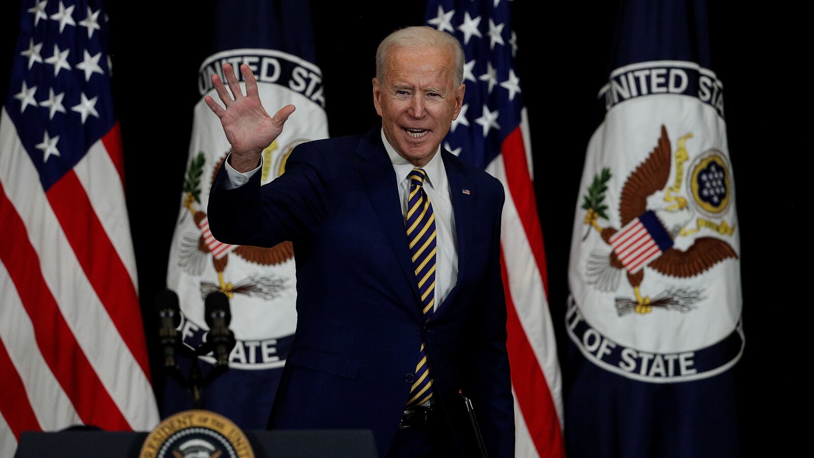 2021-02-04T190613Z_741519025_RC2VLL9LS5PJ_RTRMADP_3_USA-BIDEN-STATE_zxkyvs