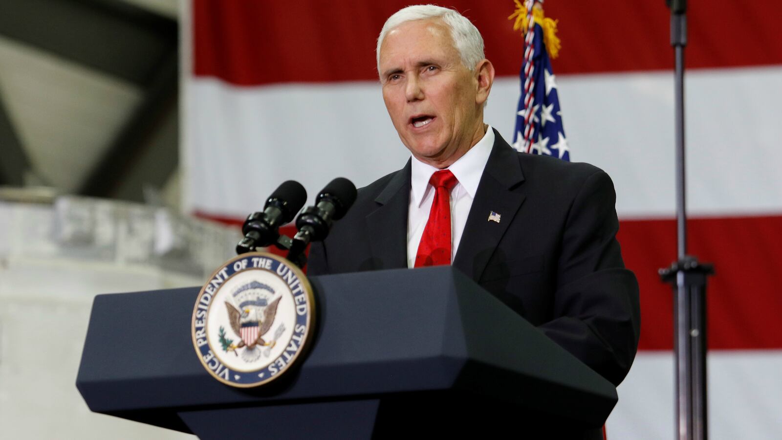 170711-pence-distancing-trump-scandal-cheat_ylq213