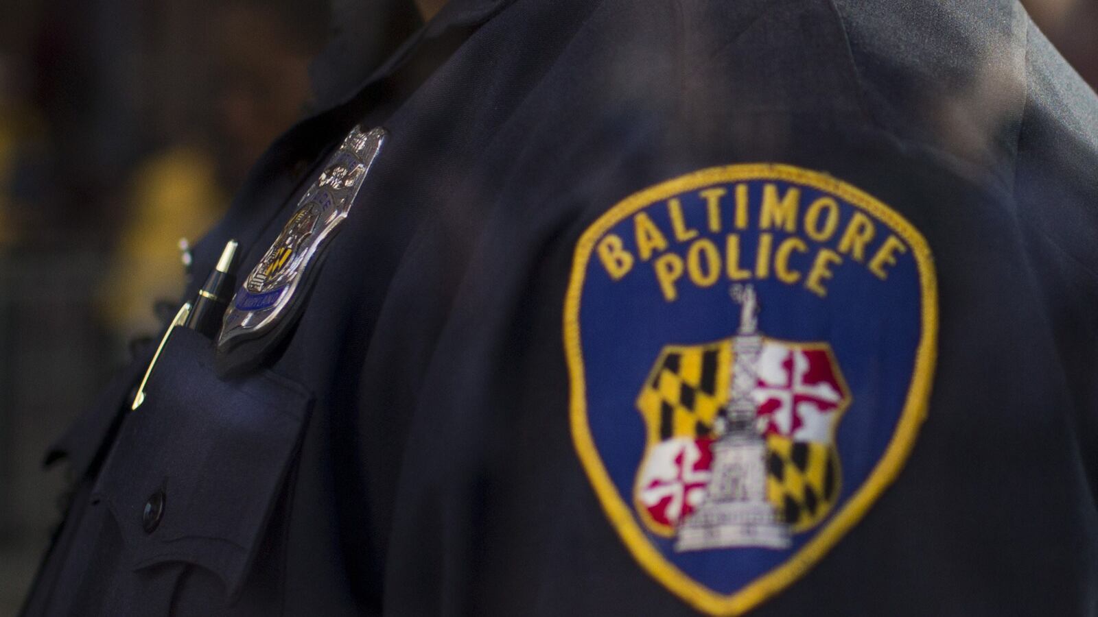 cheats/2015/10/29/cop-charged-for-spitting-on-cuffed-man/151013-baltimore-pd-spitting-cheat_frwxeq