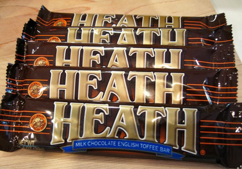 galleries/2010/10/18/halloween-candy/halloween-candy---heath-toffee-bar_xy7dvx