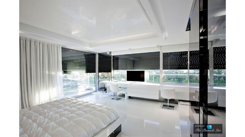 171008-mcnearney-omg-i-want-this-house-16_wogmtc