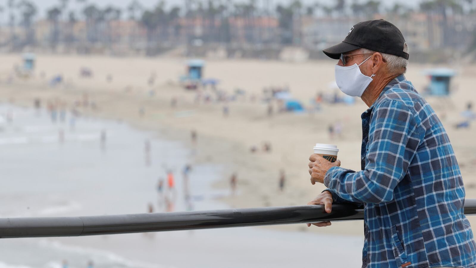 2020-07-23T225019Z_2029734778_RC2AZH96X12I_RTRMADP_3_HEALTH-CORONAVIRUS-CALIFORNIA_n9p5zb