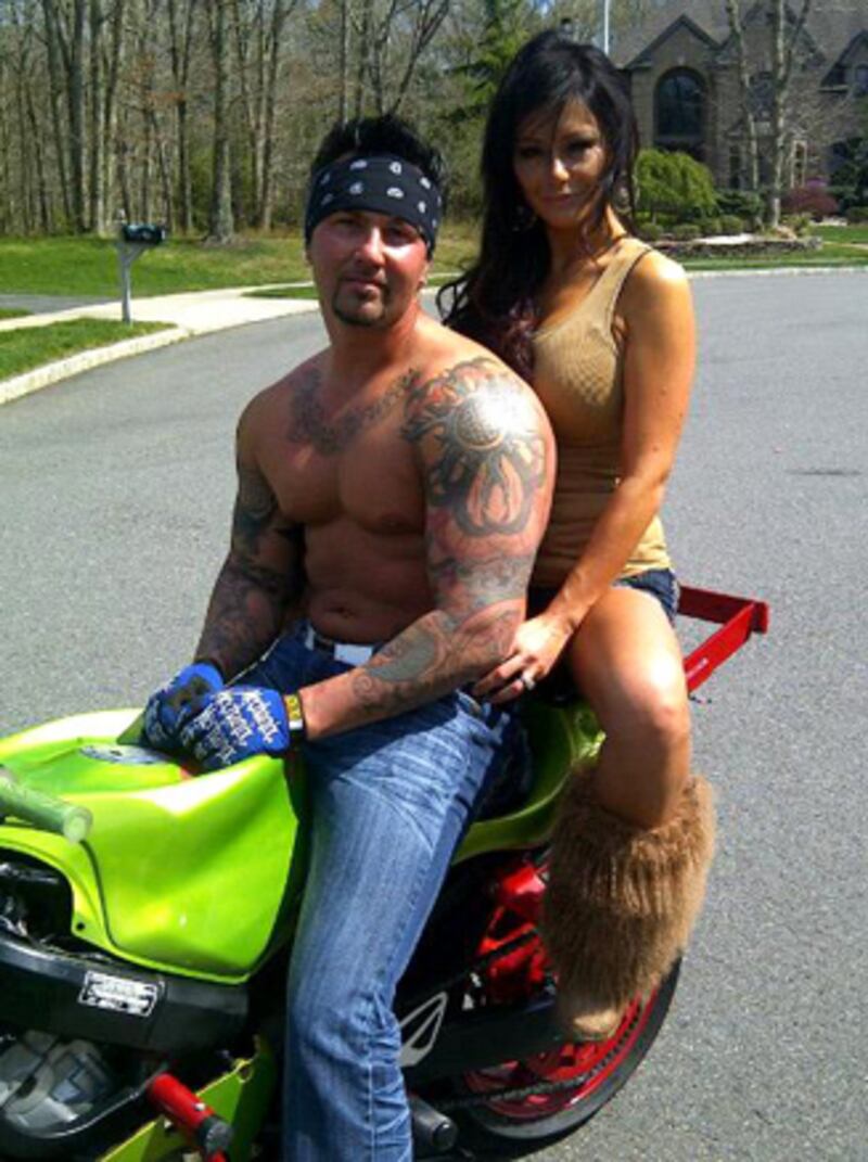 galleries/2011/04/28/twitpics-4-28/twitpi428---jwoww_k8jvgw