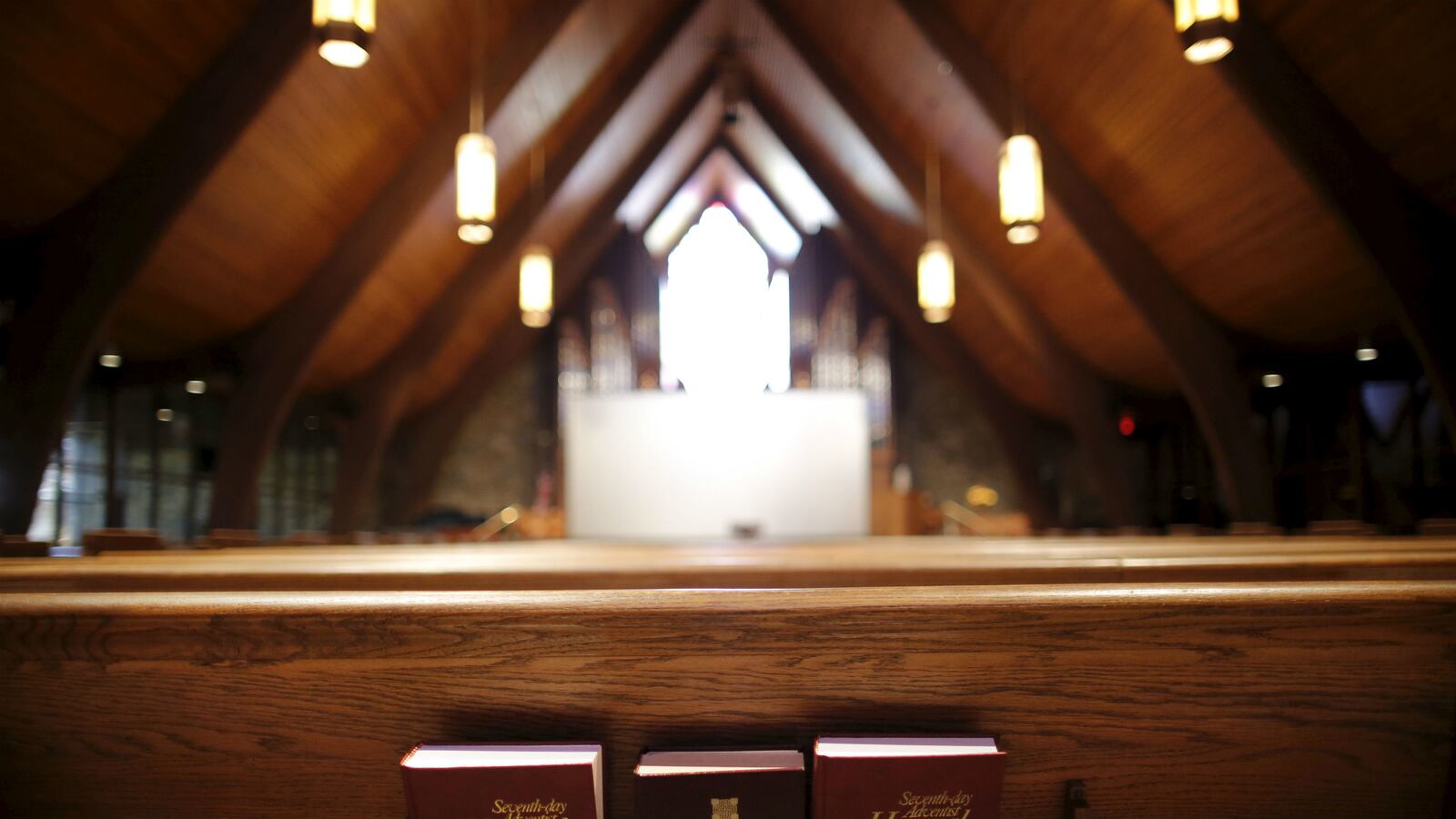 cheats/2016/04/05/tn-lawmakers-vote-bible-as-state-book/160405-tennessee-holy-bible-cheat_lskiuy