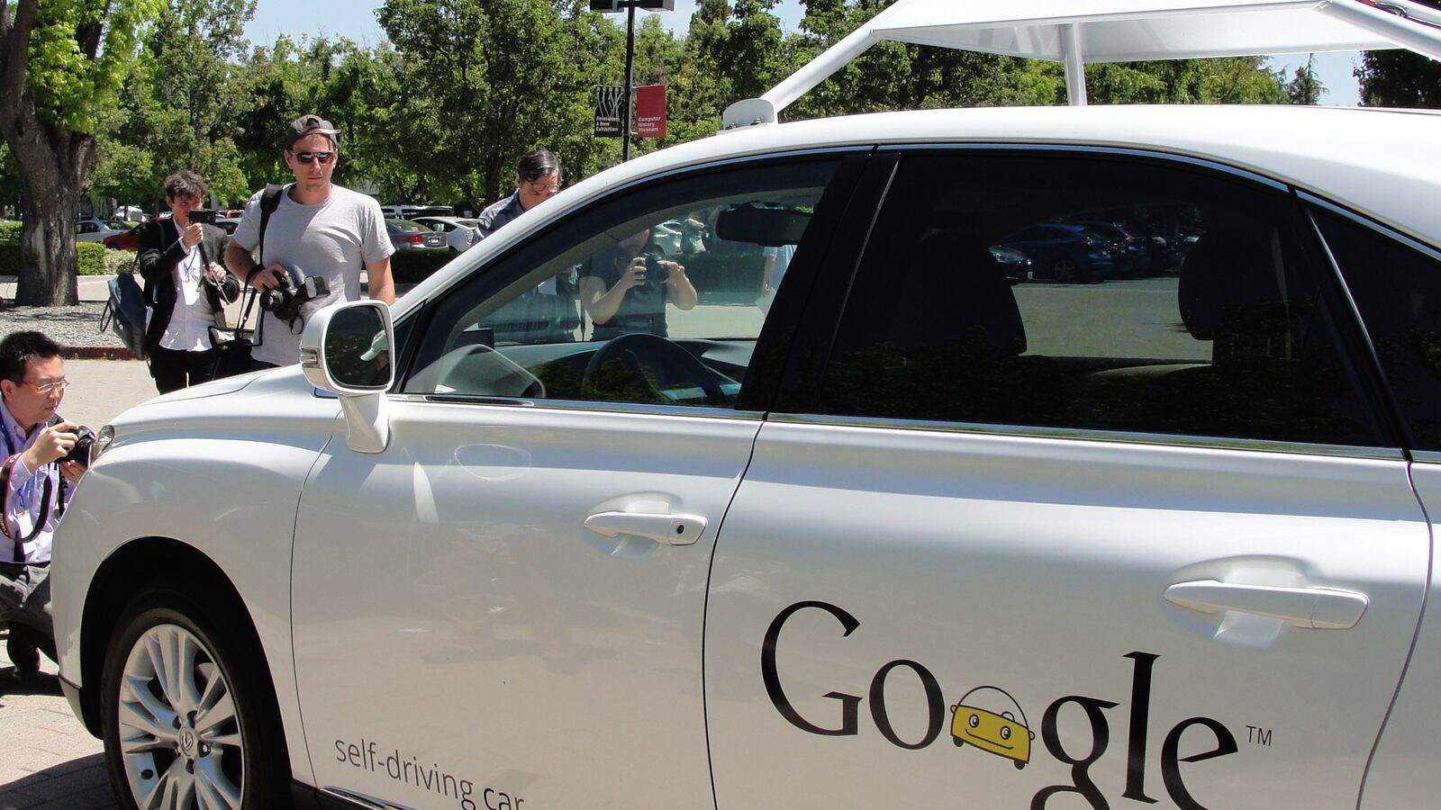 cheats/2014/05/28/google-unveils-self-driving-car/140528-google-car-cheat_ykdgeq