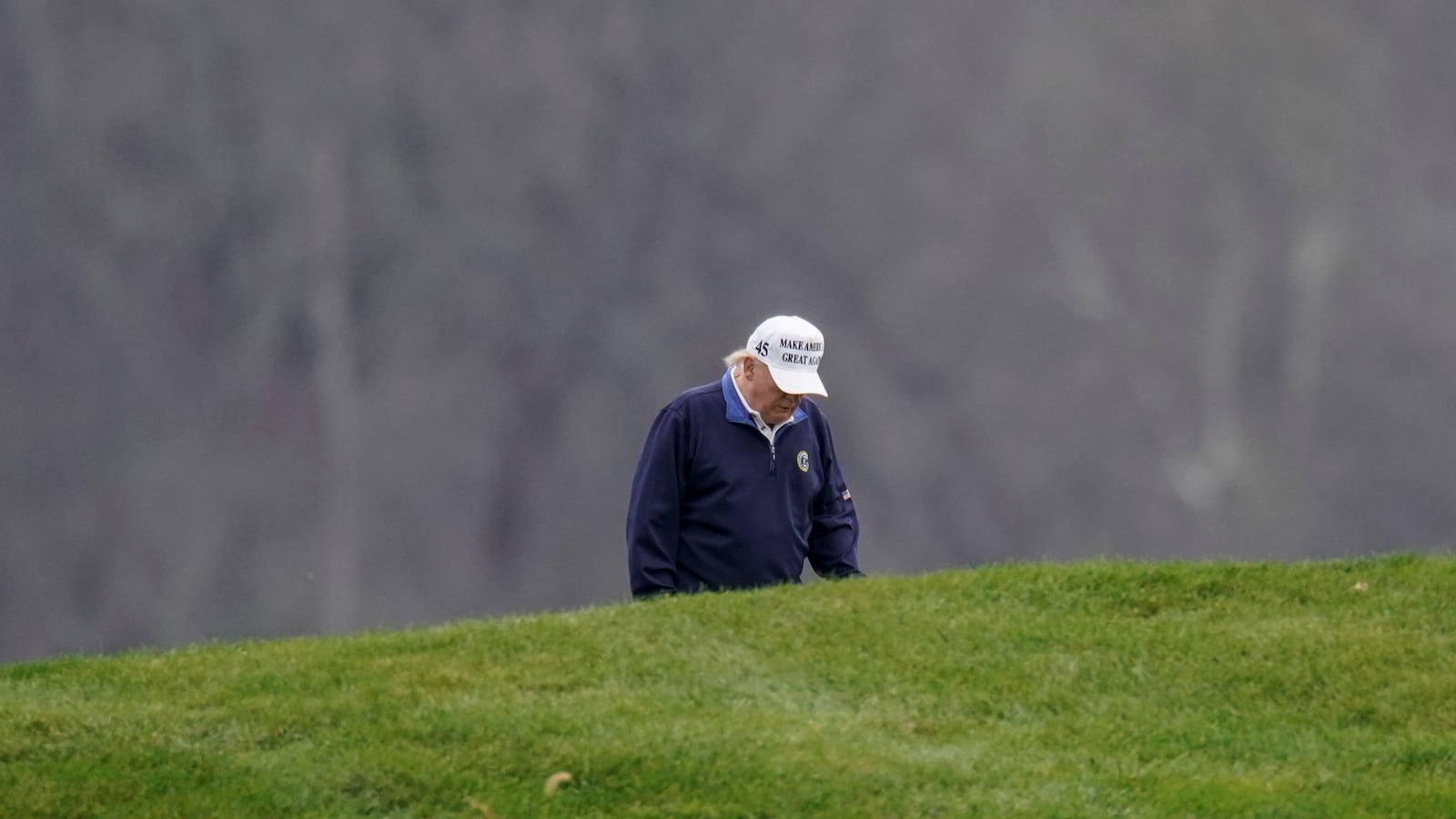 2020-12-31T091807Z_700616546_RC29YK9Q63OT_RTRMADP_3_TRUMP-GOLF-SCOTLAND_hgwglo