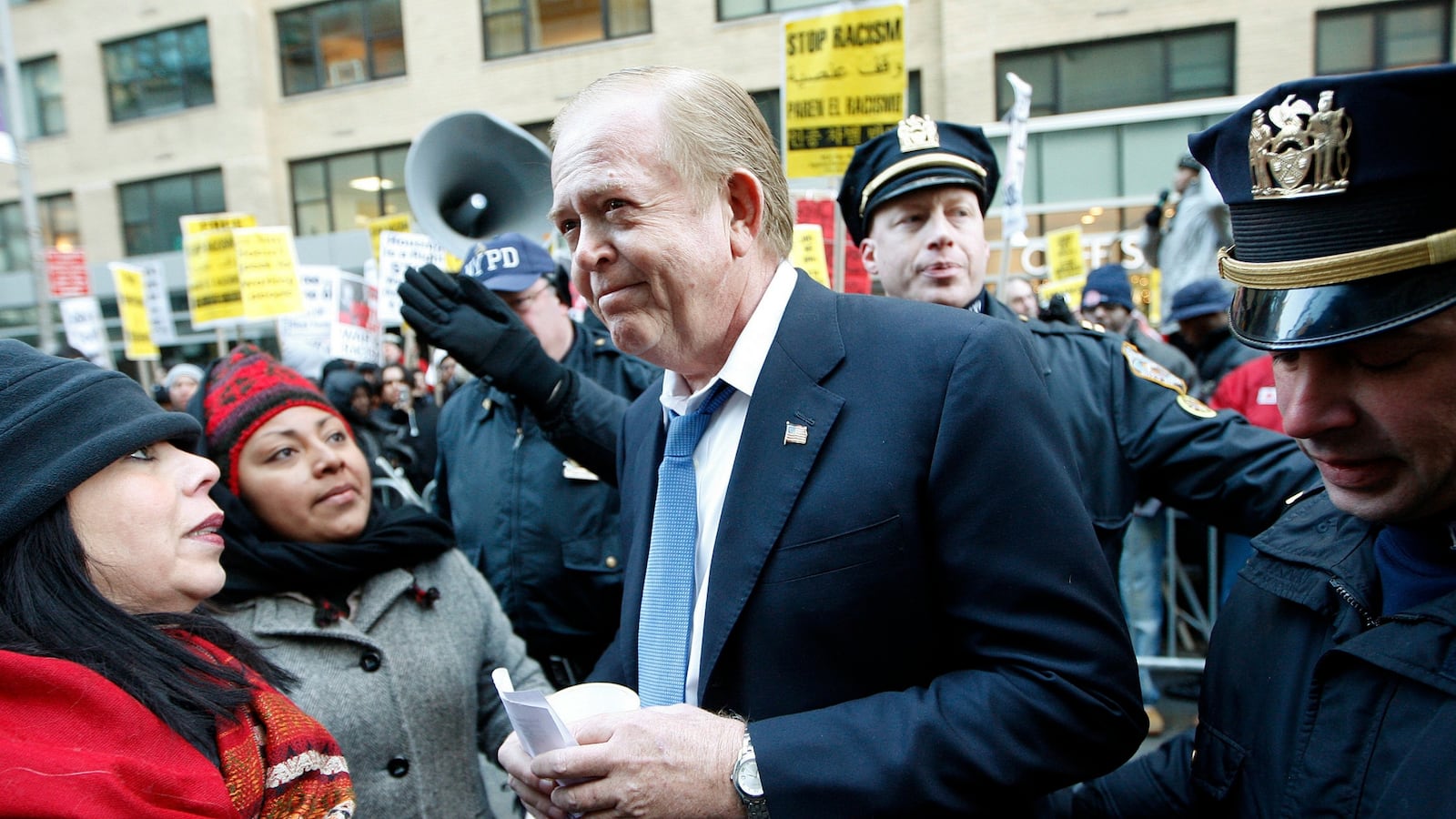 cheats/2016/10/13/lou-dobbs-doxxes-trump-accuser/161013-lou-dobbs-cheat_ubhwby