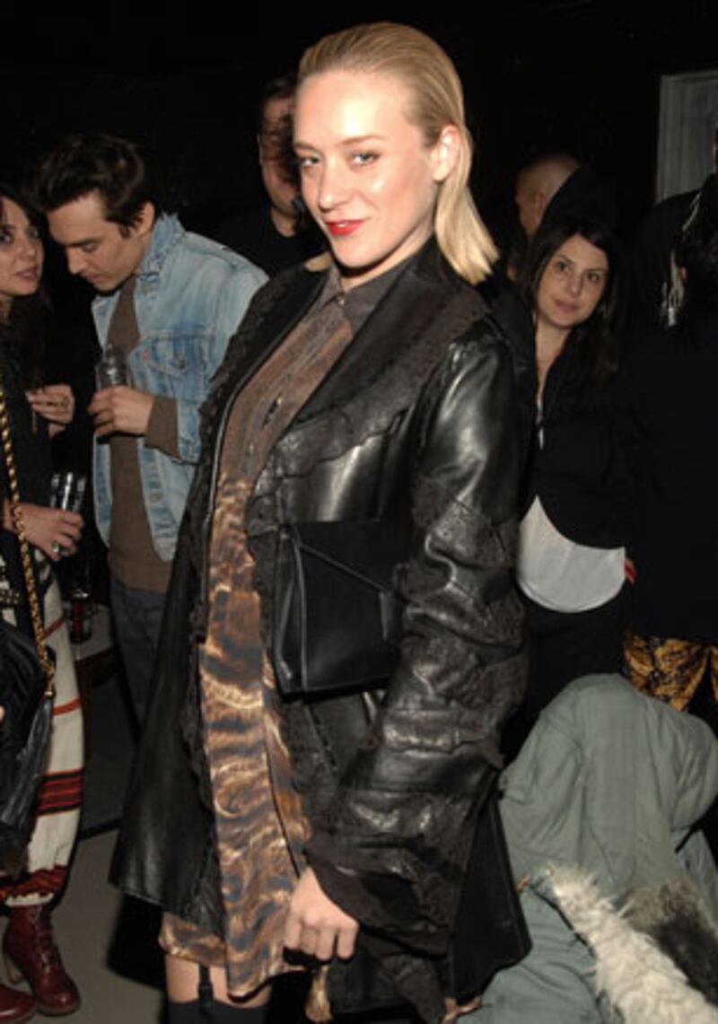 galleries/2010/02/18/vips-at-fashion-week/celeat-fashion-week---chloe_pygceh