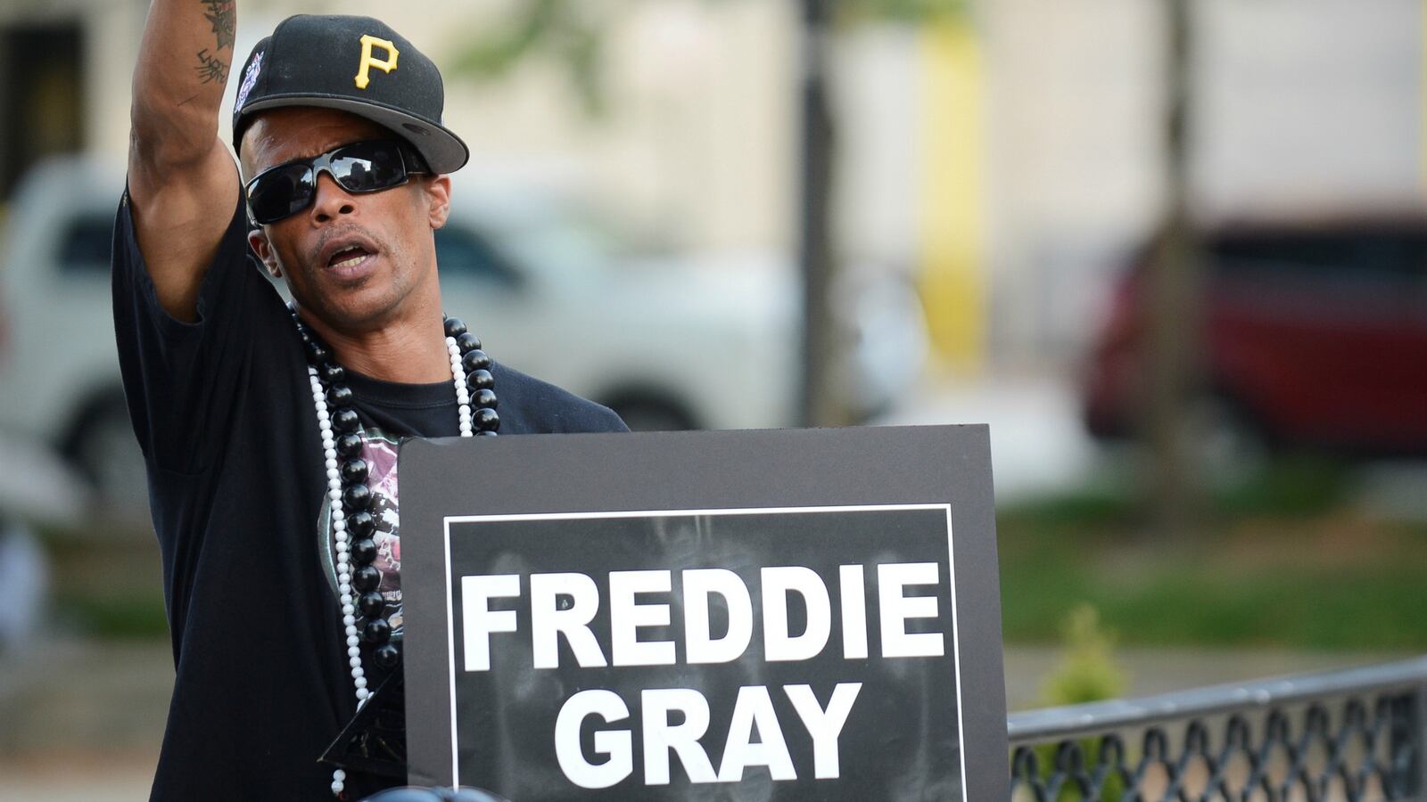 170522-cheat-freddie-gray_k9xvlg