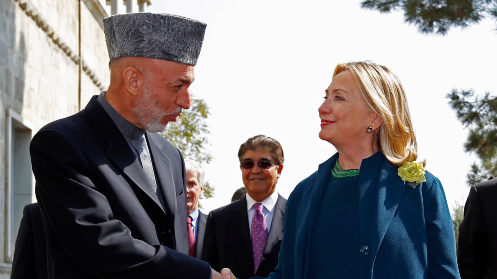 cheats/2011/10/20/clinton-u-s-to-push-pakistan-very-hard/hillary-clinton-hamid-karzai-afghanistan-cheat_gsmtjh