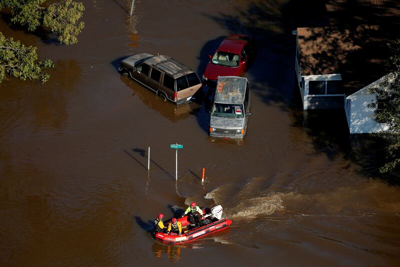 galleries/2016/10/11/north-carolina-under-water-after-hurricane-matthew-photos/161011-NC-flooding04_nxqnsp
