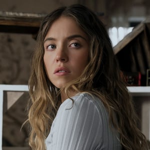 Sydney Sweeney, Amanda Seyfried, The Handmaid