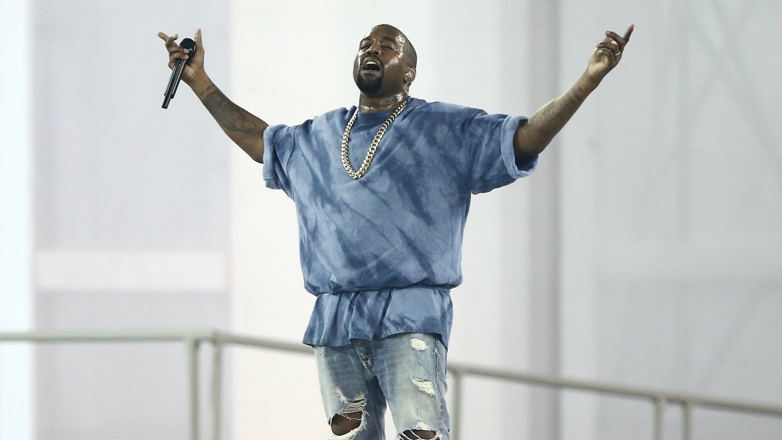 cheats/2016/02/17/audio-kanye-yelling-backstage-at-snl/160217-kanye-west-snl-cheat_zmdnzc