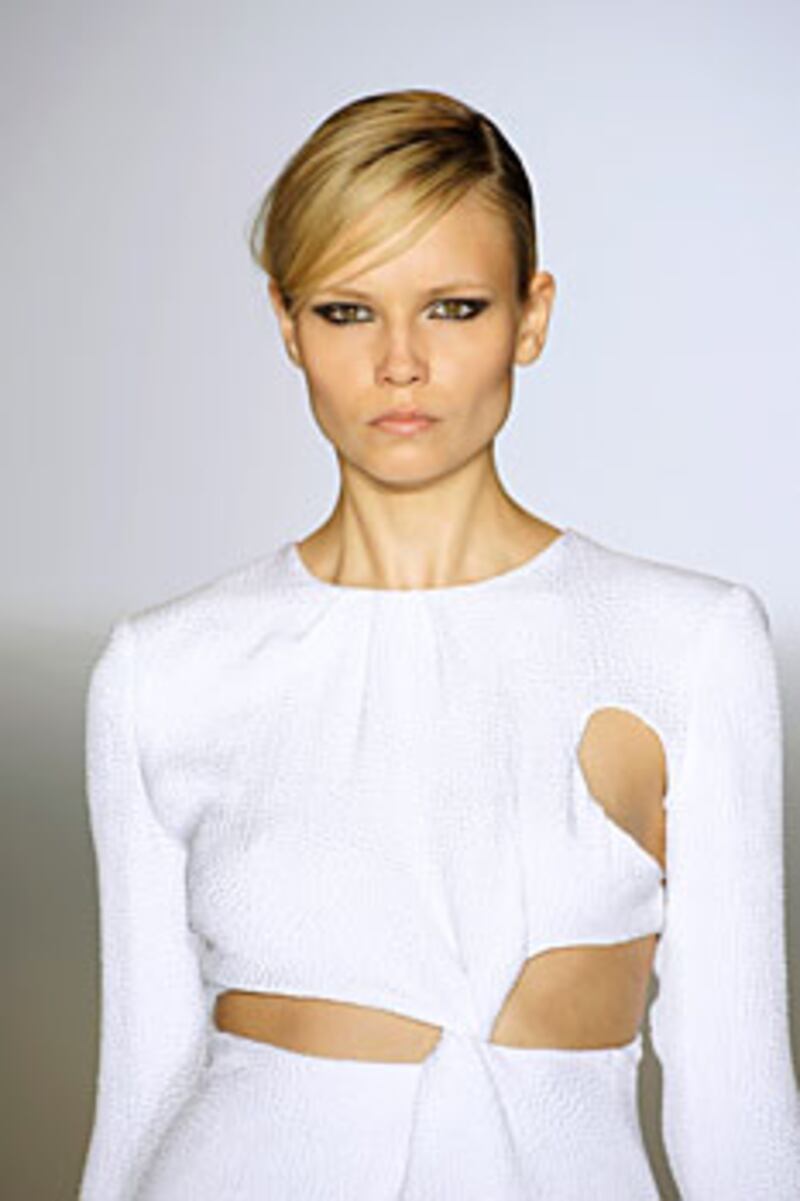 galleries/2009/02/17/peek-a-boo-chic/fashion-cut-out---preen_y10aji